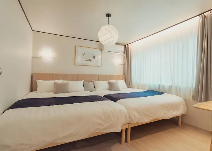 아파트 Airport Bus 2 Minutes Arex 4 Minutes Gondeok Station Hongdae Station 24-hour Check-in *